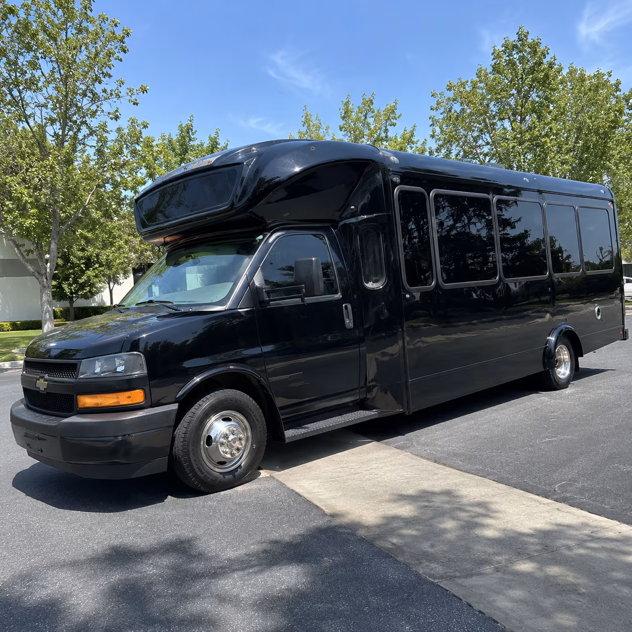 irving 15 passenger party bus